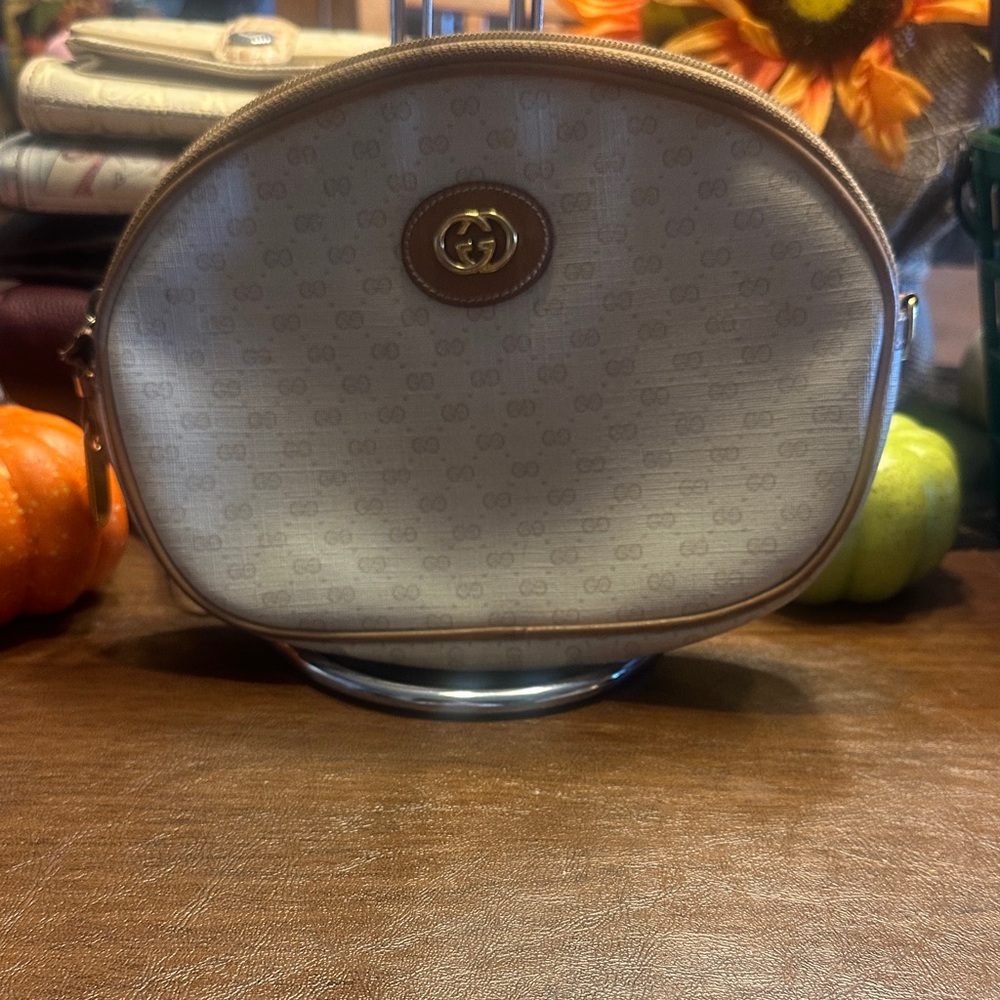 Gucci Beige and Tan Micro GG Clutch Women’s VINTAGE